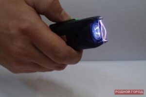 Житель области проверял новый электрошокер на 33-летней прохожей