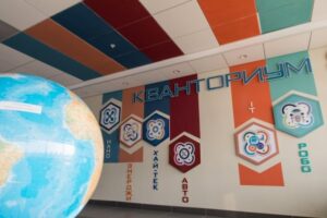 Губернатор посетил детский технопарк «Кванториум» в ГДЮЦ