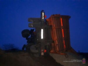 Под Фролово на трассе грузовик «Вольво» протаранил КамАЗ