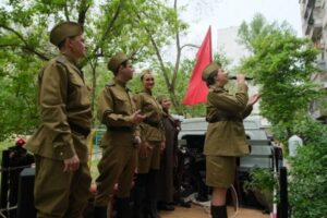 В Волгограде проходит акция «Песни в каждый дом» накануне Дня Победы