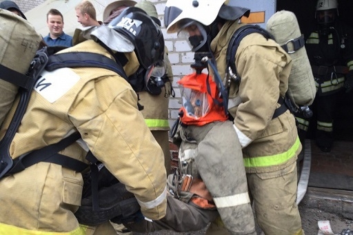 В Волгограде прошла тренировка студентов-огнеборцев