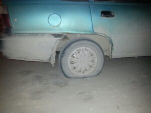 Волгоградцы помогли задержать пенсионера, резавшего шины соседских автомобилей