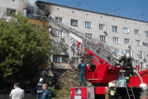 В общежитии Волгограда из огня спасены 2 человека и 50 эвакуированы