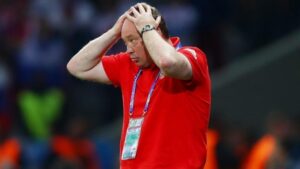 Команда Леонида Слуцкого проиграла во втором матче подряд