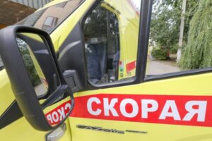 Под Волгоградом КамАЗ столкнулся с автобусом