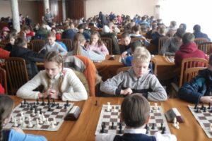 120 волгоградских школьников попытались «завалить коня»