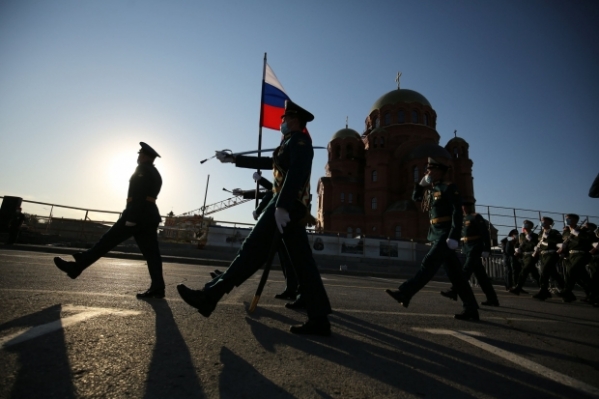 В Волгограде после парада Победы прогремит дневной фейерверк