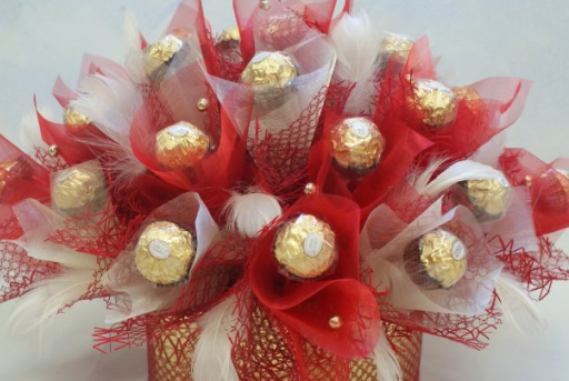 26-летний волгоградец украл и съел три букета из конфет