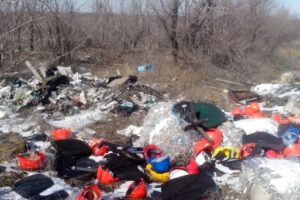 Медицинские отходы сбросили рядом с посёлком Горная поляна в Волгограде