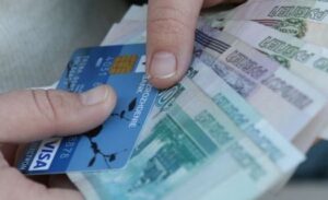 В Волгоградской области у воспитанника детдома украли 930 тысяч рублей