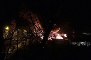 В Волгограде Тракторный рынок горел на площади 700 квадратных метров