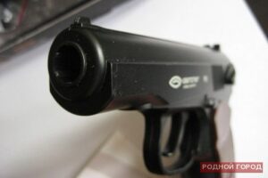 В Волгоградской области дачник угрожал пистолетом 11-летнему ребенку