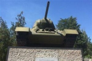 В Волгограде вандалы разворотили памятник судостроителям