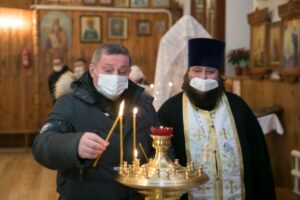В канун Рождества губернатор посетил храм в Краснослободске