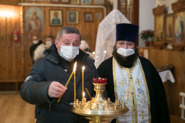 В канун Рождества губернатор посетил храм в Краснослободске