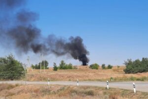 Снова пожар: волгоградцы увидели черный столб дыма