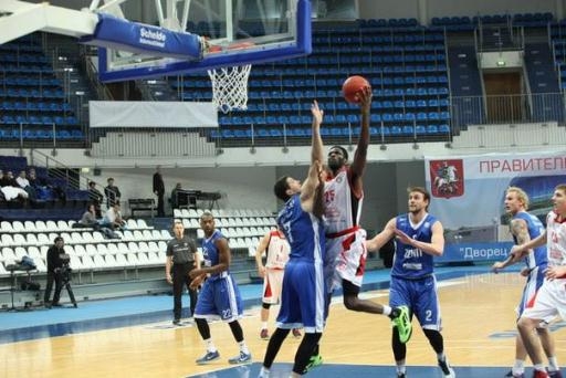 Волгоградский «Красный Октябрь» в упорной борьбе уступил «Зениту»