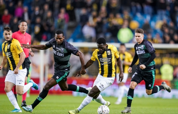 «Витесс» волгоградца Леонида Слуцкого неожиданно проиграл дома  «АДО Ден Хагу»