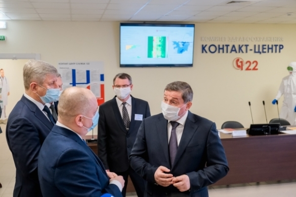 Андрей Бочаров проверил работу кол-центра «Служба 122»
