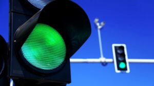 На улицах Волгограда появились умные светофоры