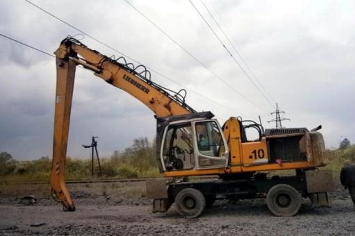 Тракторист оборвал провод высоковольтной ЛЭП под Волгоградом