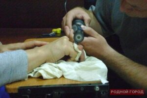 В Волгограде спасатели помогли мужчине снять обручальное кольцо