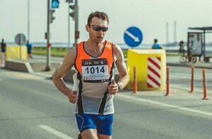 Работник «Красного Октября» выиграл золото на полумарафоне в Казани