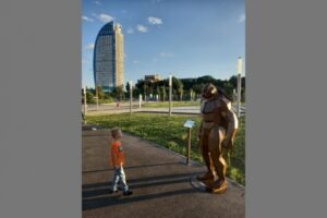 В Волгограде установили 2-метровую фигуру черепашки-ниндзя