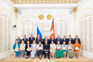 Губернатор Андрей Бочаров вручил жителям Волгоградской области госнаграды