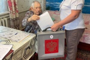 В Волгоградской области проголосовал на выборах 101-летний ветеран