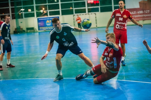 Волгоградский «Каустик» проиграл в первом домашнем матче сезона