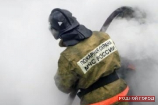 В центре Волгограда в пожаре погиб 1 человек и 100 эвакуировали