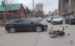 В Волгограде велосипедист пострадал в аварии на дороге