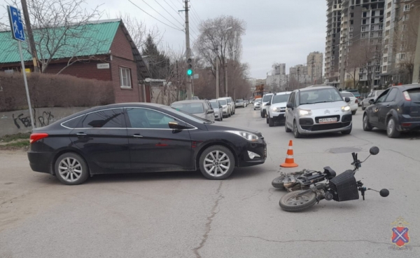 В Волгограде велосипедист пострадал в аварии на дороге