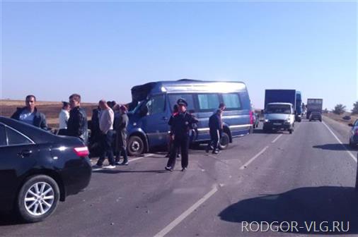 В двойном ДТП на трассе «Волгоград – Москва» 2 погибли, 5 госпитализированы