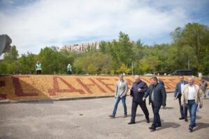 Андрей Бочаров проверил готовность Волгограда к 9 Мая