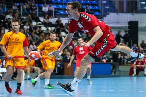 Сборная России по гандболу разгромила черногорцев