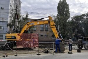 В Волгограде на Ангарской устранена течь на водоводе