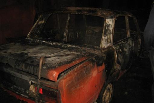 В Волгоградской области из-за неисправности сгорело два автомобиля «ВАЗ-2105»