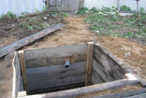 6-летний ребёнок в Волгограде провалился в выгребную яму