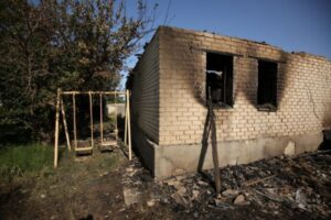 На могиле братьев, погибших в пожаре, установят мраморную плиту с ангелом