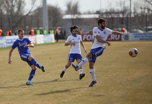 «Ротор-Волгоград» разошелся миром с воронежским «Факелом»