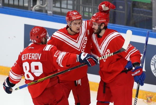 Сборная России по хоккею выиграла у шведов