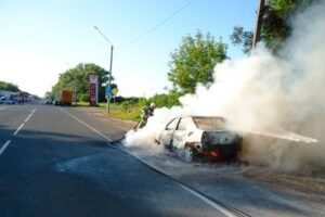 На трассе под Волгоградом сгорел автомобиль