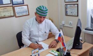 Хирург из Волжского рисует необычные скетчи о своей работе