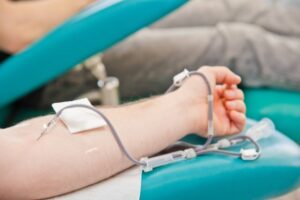 В Волгограде собирают донорскую кровь для выпавшего из окна 16-летнего парня