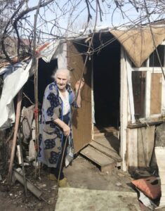 Нечеловеческие условия: зачем ветеран труда променяла квартиру на сарай