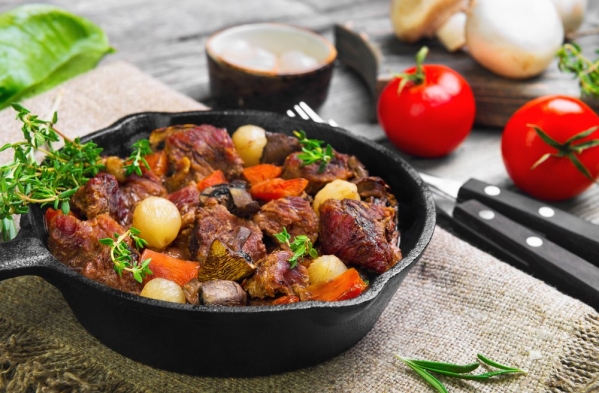 «Пальчики оближешь»: рецепт самого вкусного жаркого для Нового года