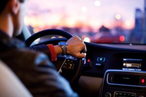 Покупаете подержанное авто? Расскажем, как сэкономить!