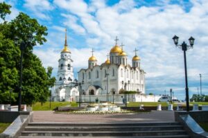 Православные празднуют День Святой Троицы
